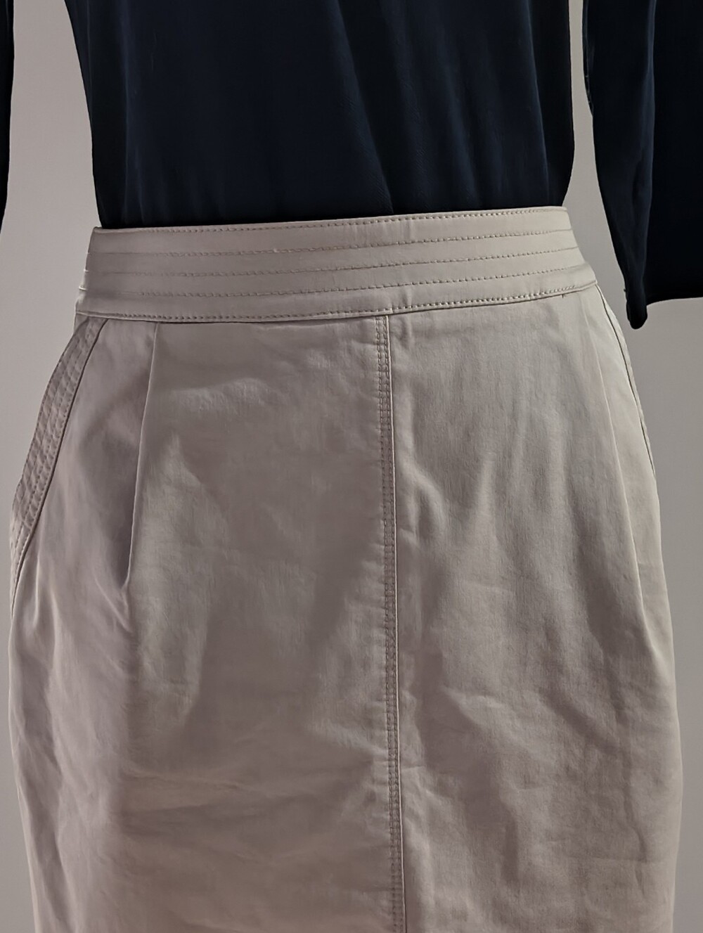 Burberry Cream Pencil Skirt with Stitched Waistband